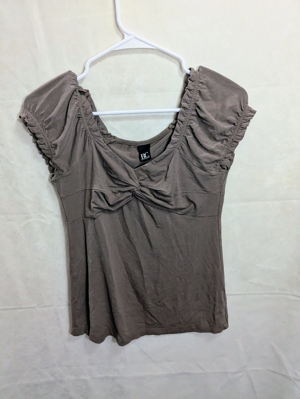 Flattering Design Elastic Shirt W V Neck
